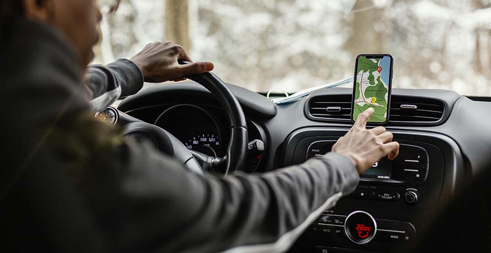 Telefongebrauch während des Fahrens? Wie sollte das Smartphone sicher verwendet werden?